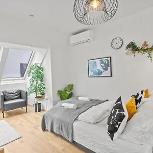 Near Klinik Floridsdorf - 3 Min To Supermarket And Pharmacy - On-site Parking For 19,90 Eur Apartmán